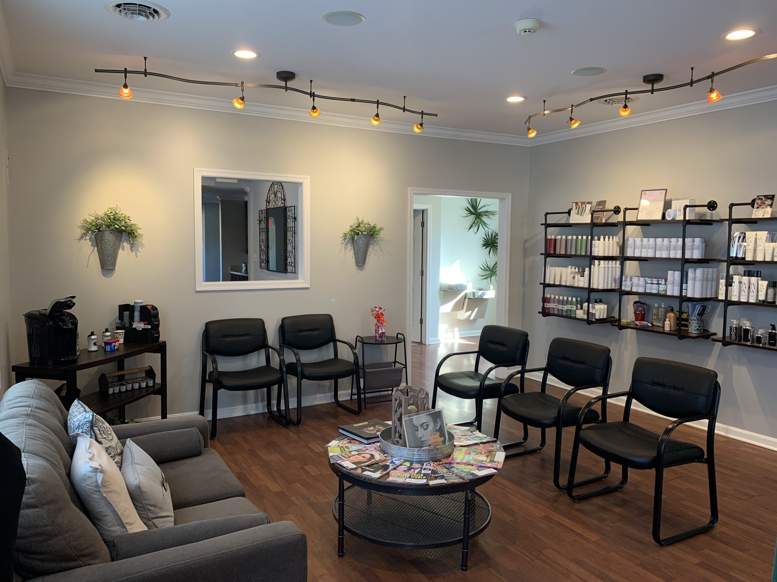 Hair & Nail Salon in Smithsburg, MD - Platinum Hair Salon